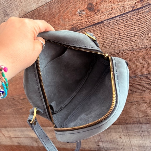 NWOT Portland Leather Almost Perfect Circle Large Crossbody Bag - Picture 9 of 10